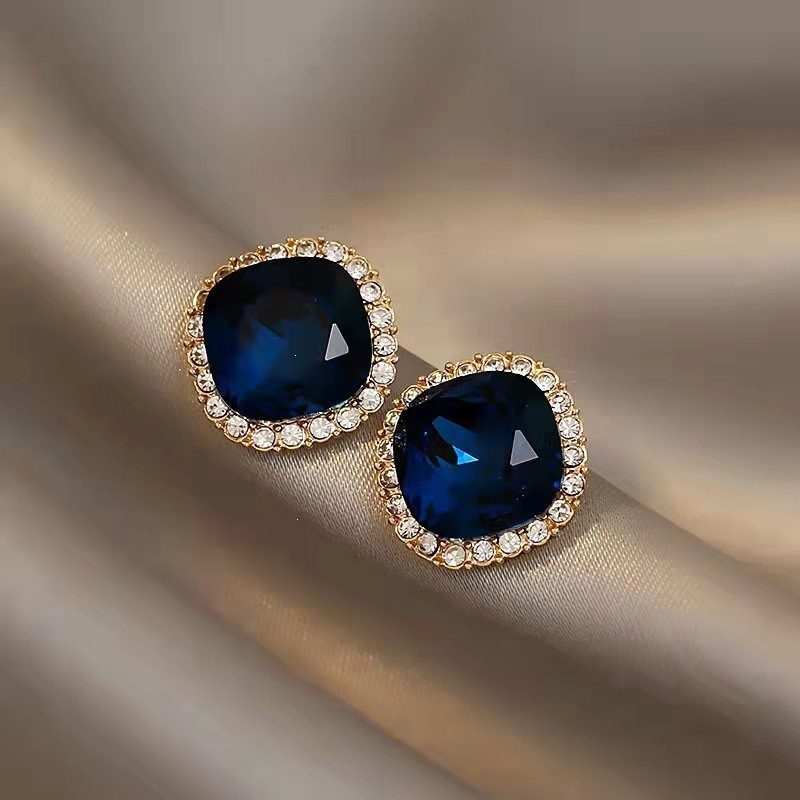 Boucles d'oreilles carrées en  - Korean Luxury Lifestyle avis et prix